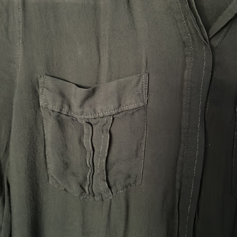 Super soft green button down - Picture 3 of 8